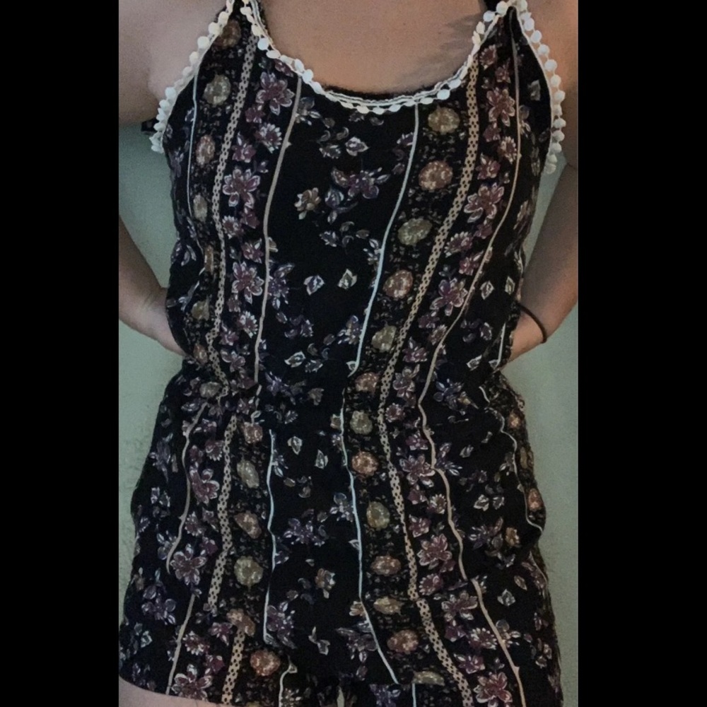 Romper - Picture 2 of 3